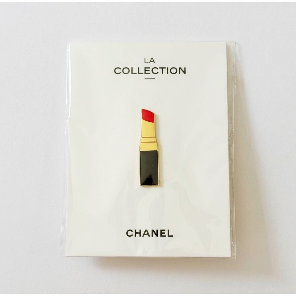 CHANEL Beauty LA Collection Pin Badge Lipstick Logo New Novelty Chanel Brooch
